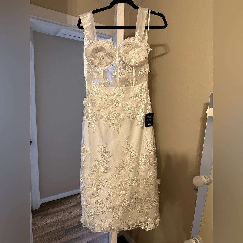 BRAND NEW | Elegant White Lace Dress